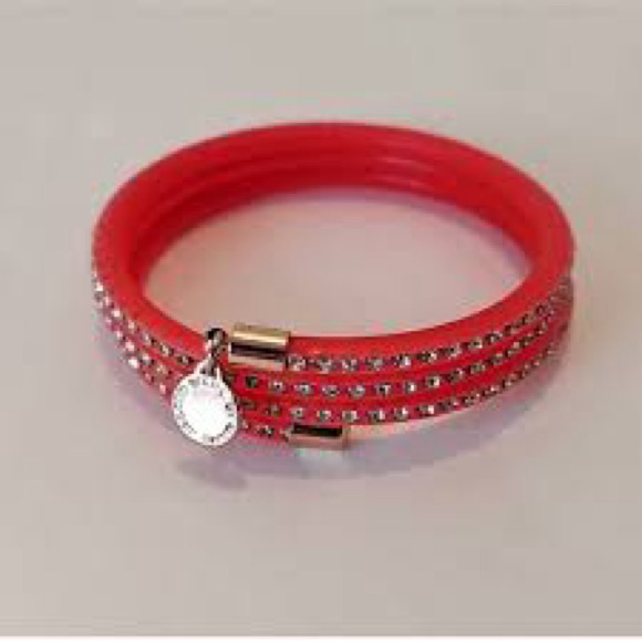 Marc By Marc Jacobs Knockout Pink Wrap Bracelet With Crystals And Gold Charm 28$